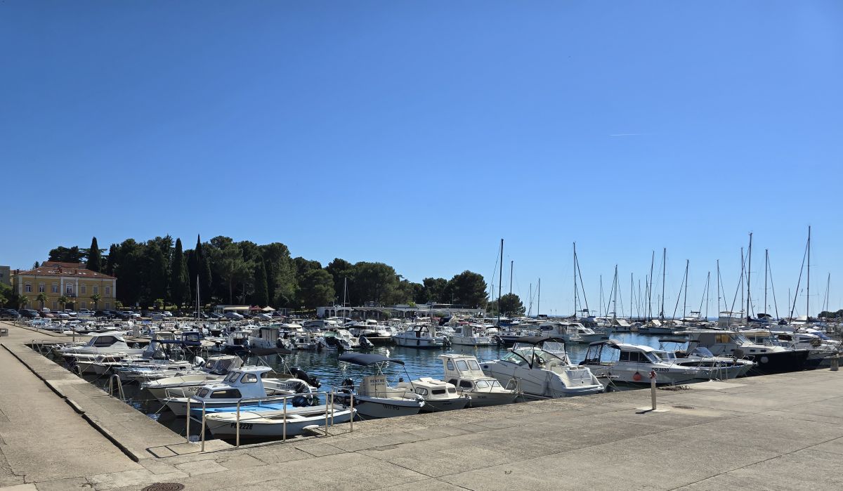 Frá höfninni í Poreč